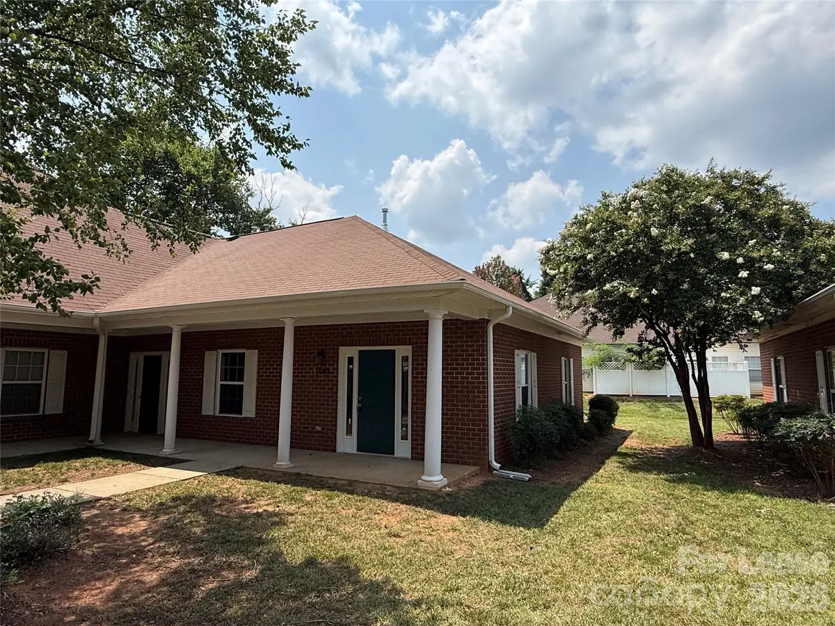 7045 Somerset Springs DR #F, Charlotte, NC 28262
