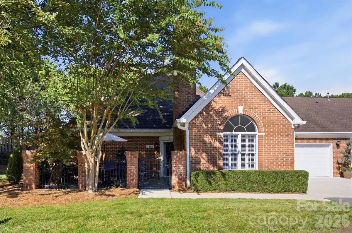 7424 Hurstbourne Green DR, Charlotte, NC 28277