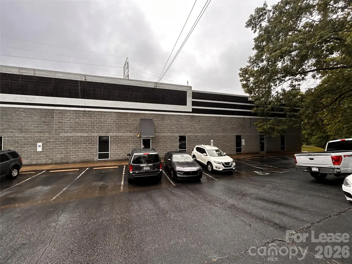 128 Commercial DR #200, Mooresville, NC 28115