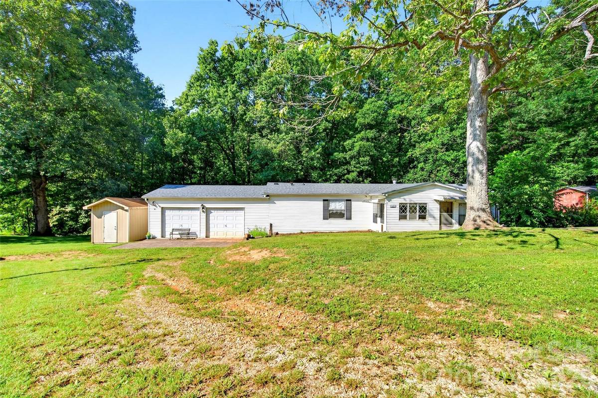 967 Moffitt Hill RD, Old Fort, NC 28761