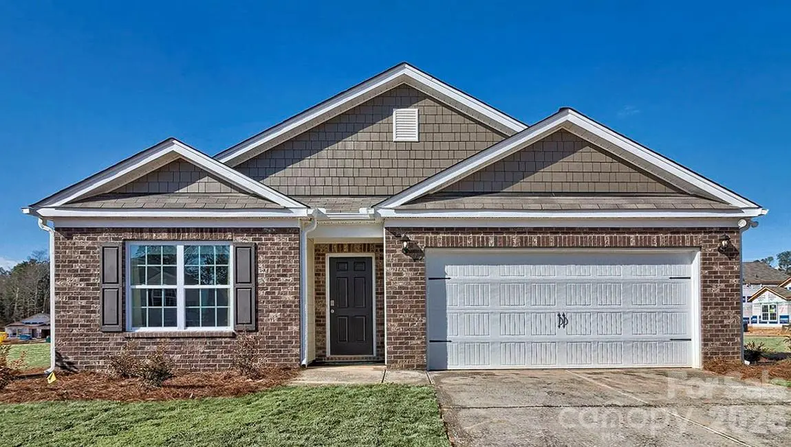 34 Creekwalk LN, Waynesville, NC 28785