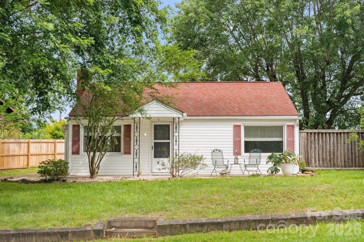 236 Governors View RD, Asheville, NC 28805