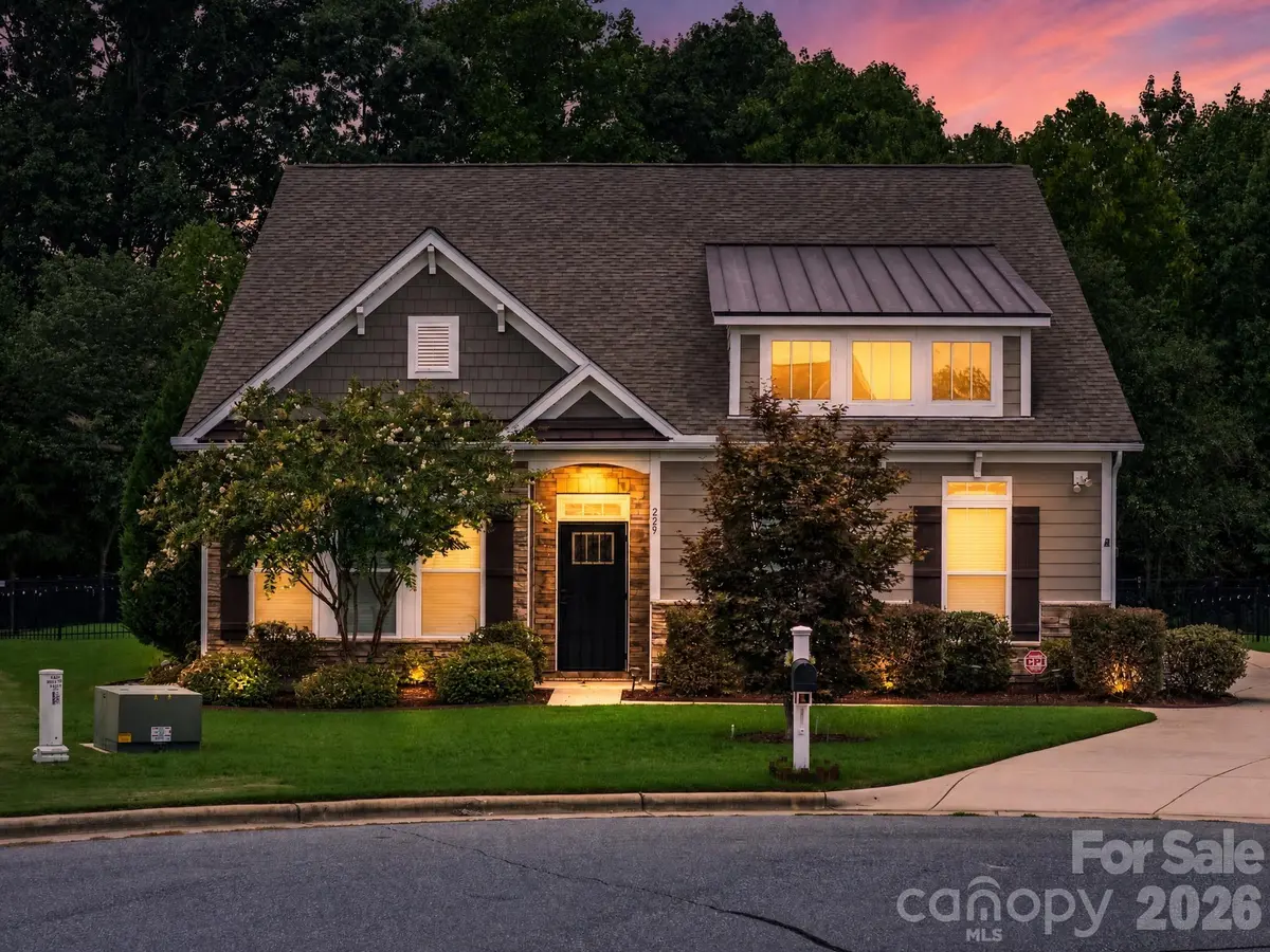 229 Hunters Hill DR, Statesville, NC 28677