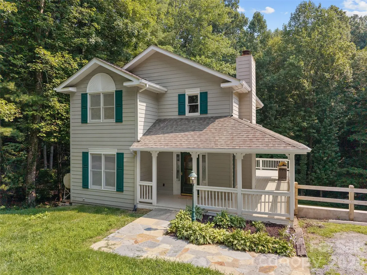 218 Junaluska Oaks DR, Waynesville, NC 28786