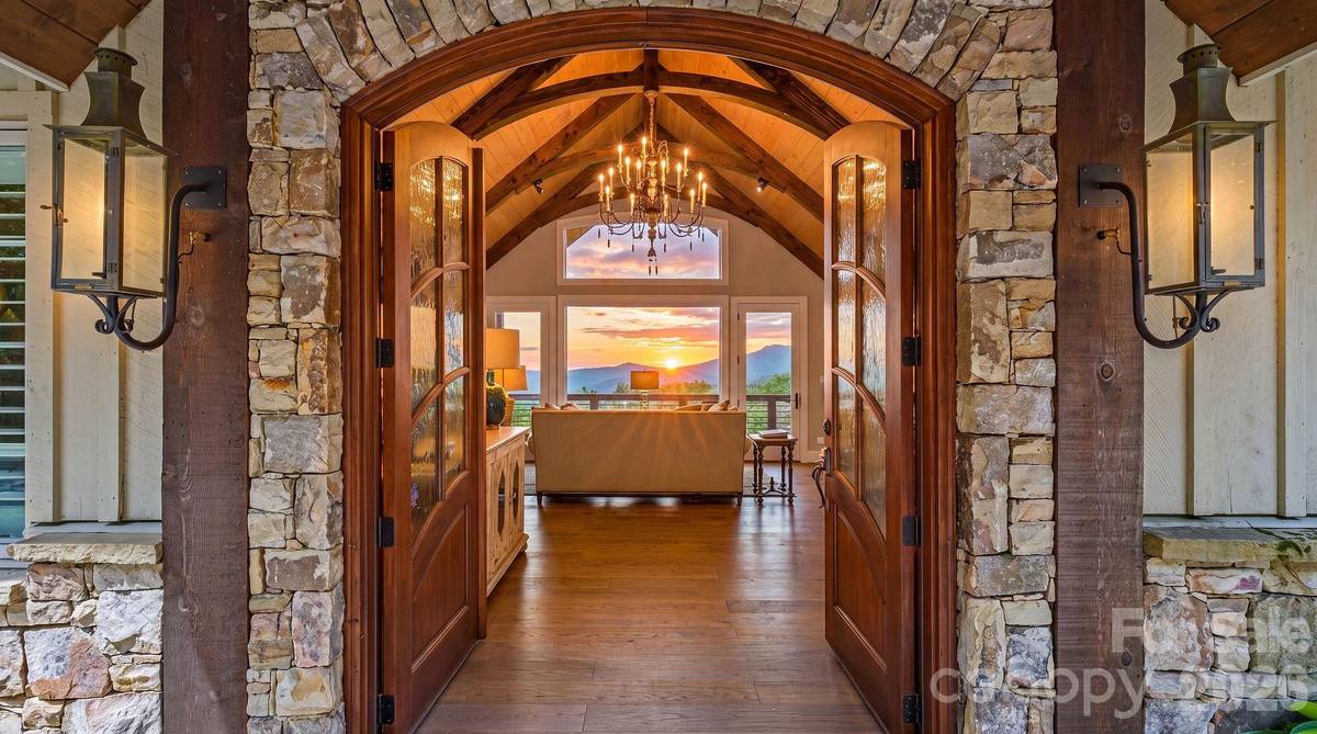 777 Green Hill RD, Blowing Rock, NC 28605