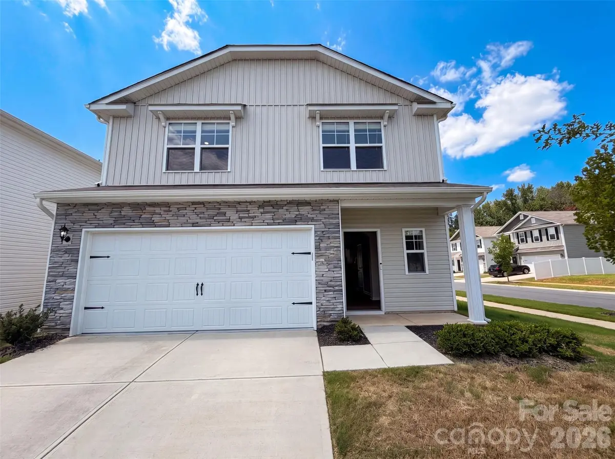 4104 Stoneygreen LN, Charlotte, NC 28215