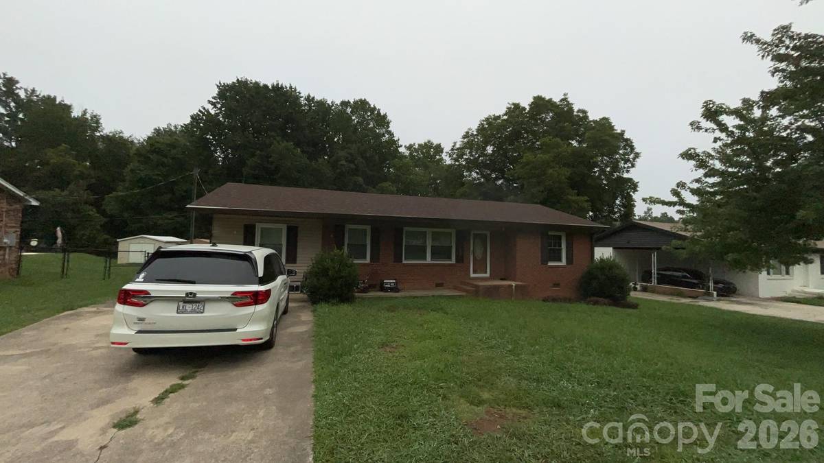 1429 Edgewood RD, Bessemer City, NC 28016