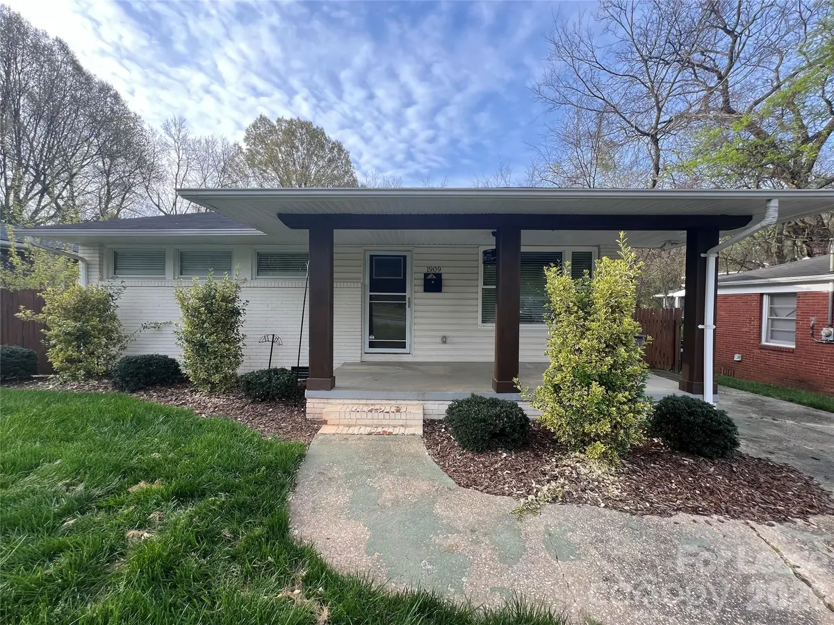 1909 St Luke ST, Charlotte, NC 28216