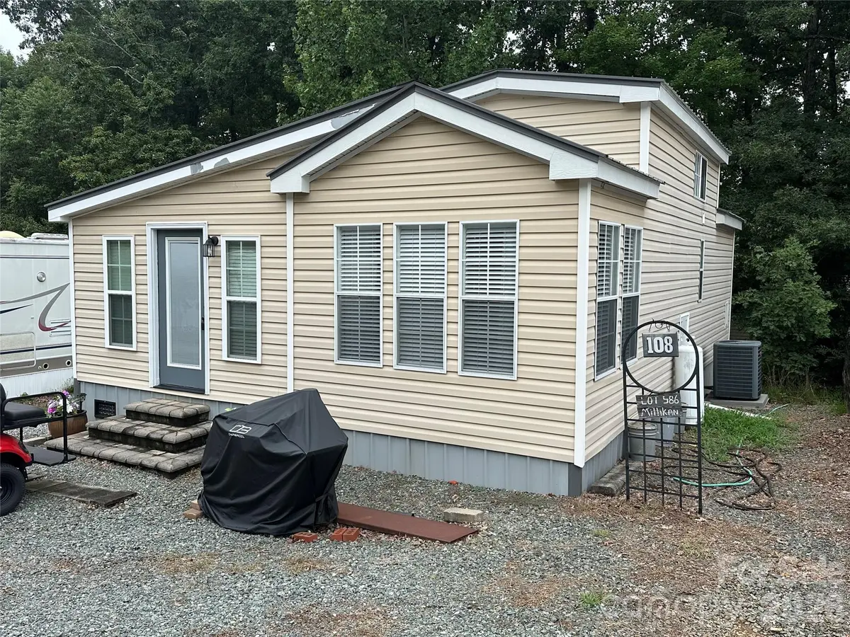 108 Hummingbird CIR, New London, NC 28127