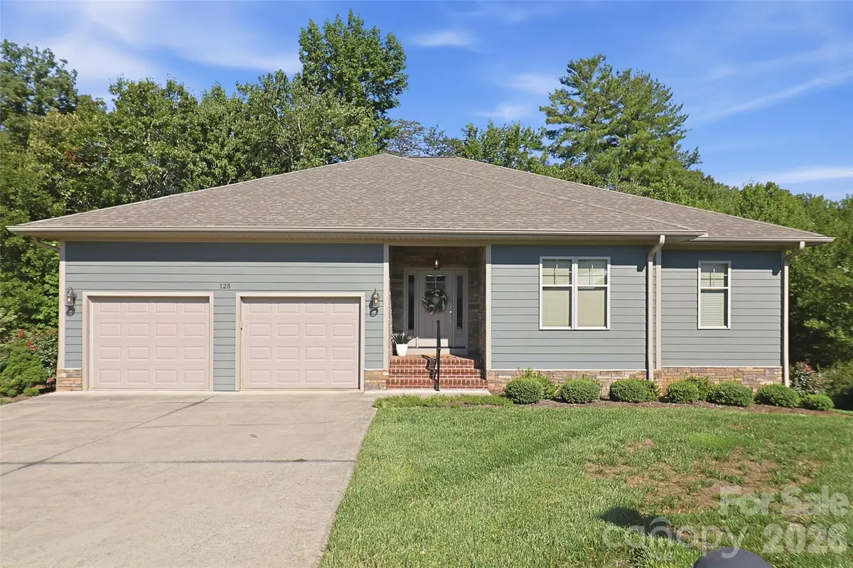 125 Beechmont DR, Morganton, NC 28655