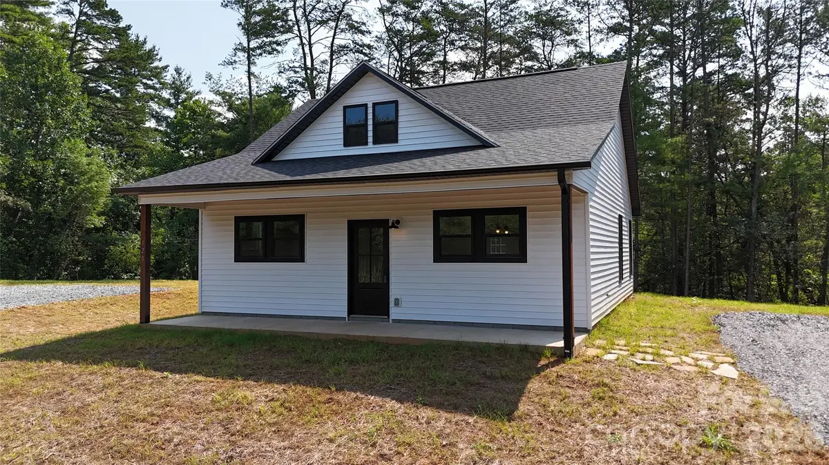 120 Dog Star LN, Alexander, NC 28701