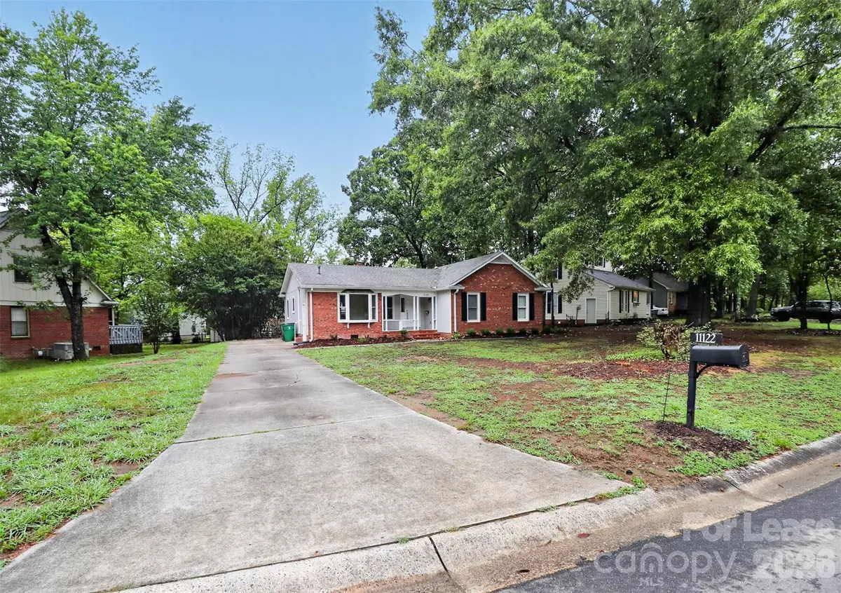 11122 Five Cedars RD, Charlotte, NC 28226