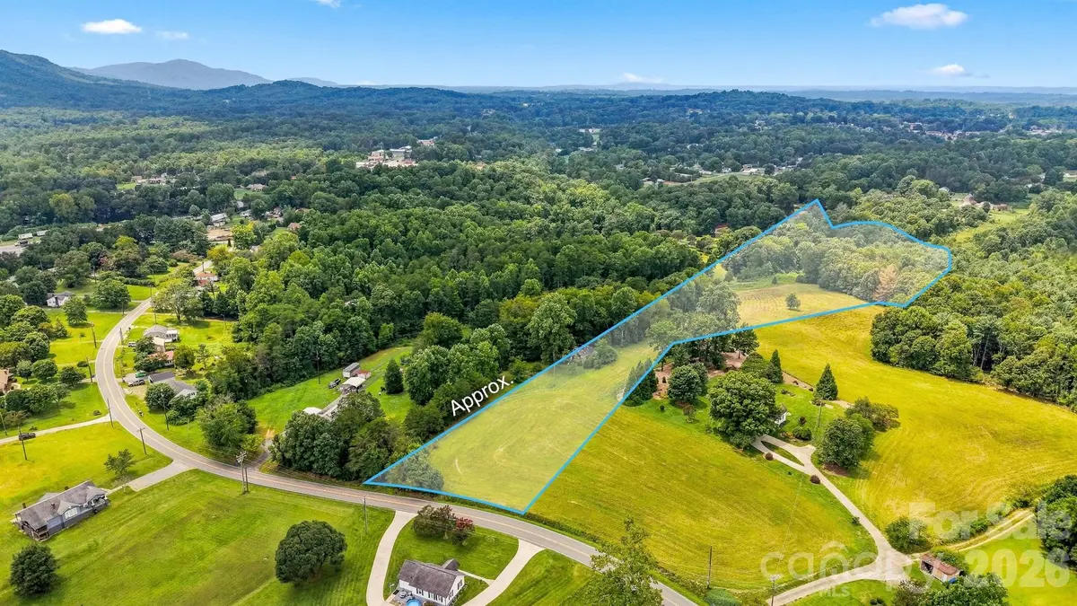 2122 Enon RD, Morganton, NC 28655