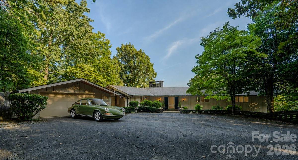 1225 Hogback Mountain RD, Tryon, NC 28782
