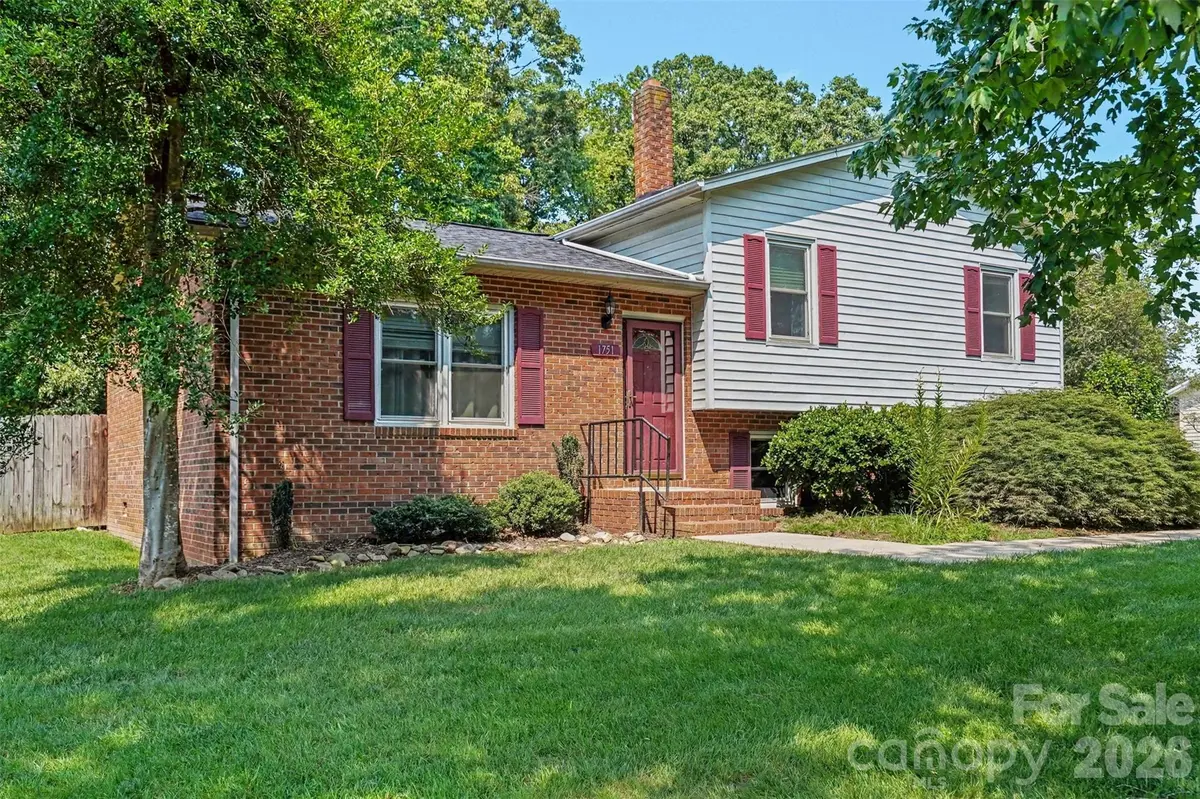 1751 Piney RD, Hickory, NC 28602