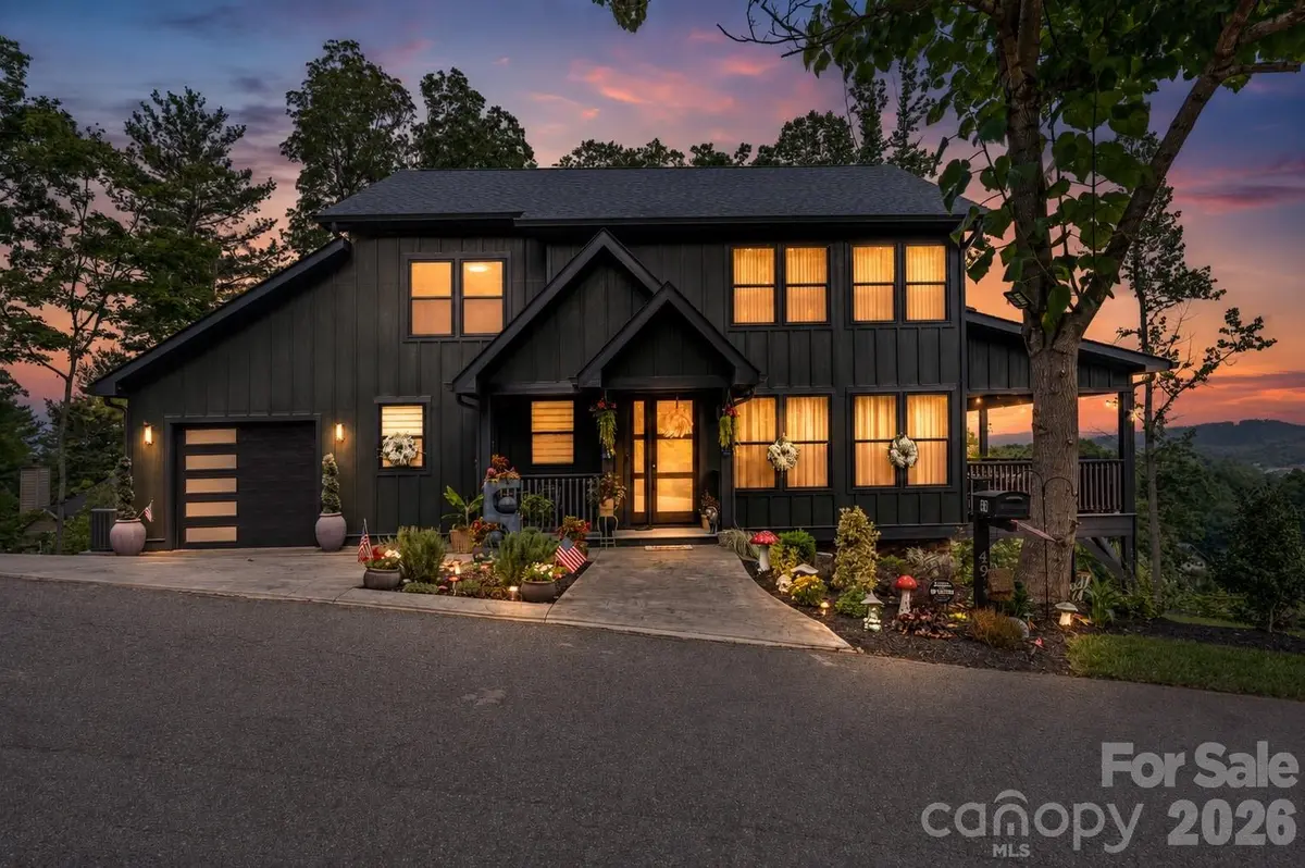 49 Timber Moss DR, Asheville, NC 28804
