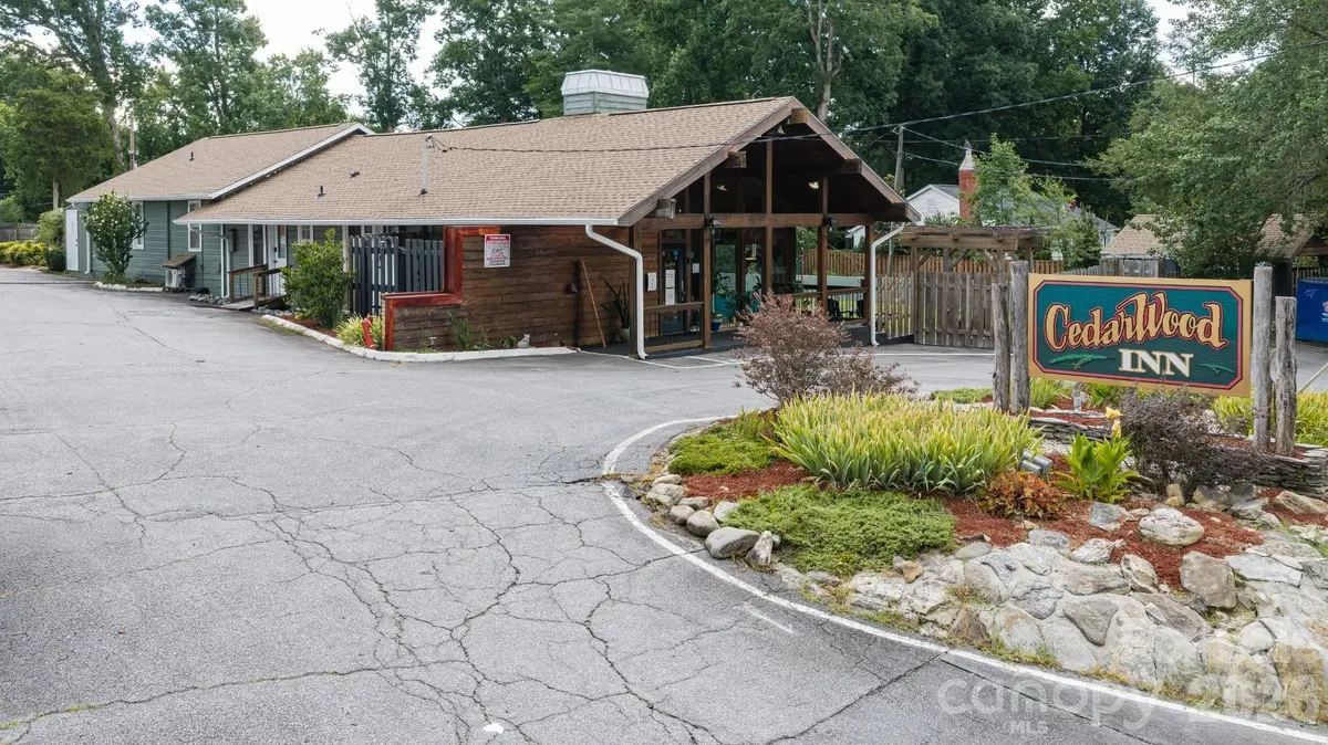 1510 Greenville HWY, Hendersonville, NC 28792