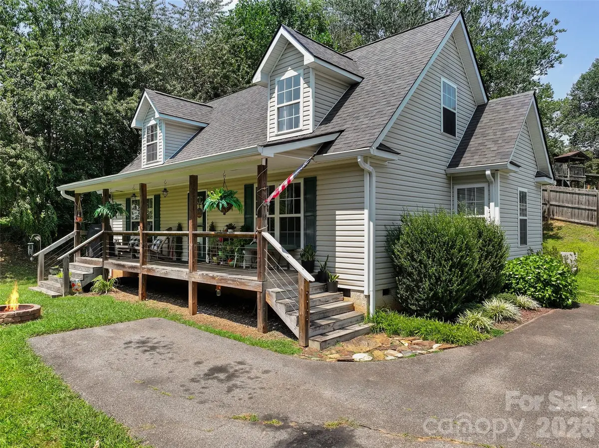 14 Folsom DR, Candler, NC 28715