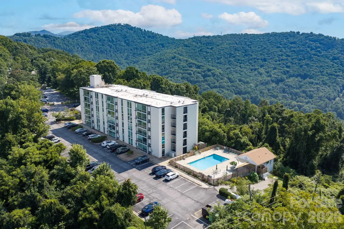647 Town Mountain RD #105, Asheville, NC 28804