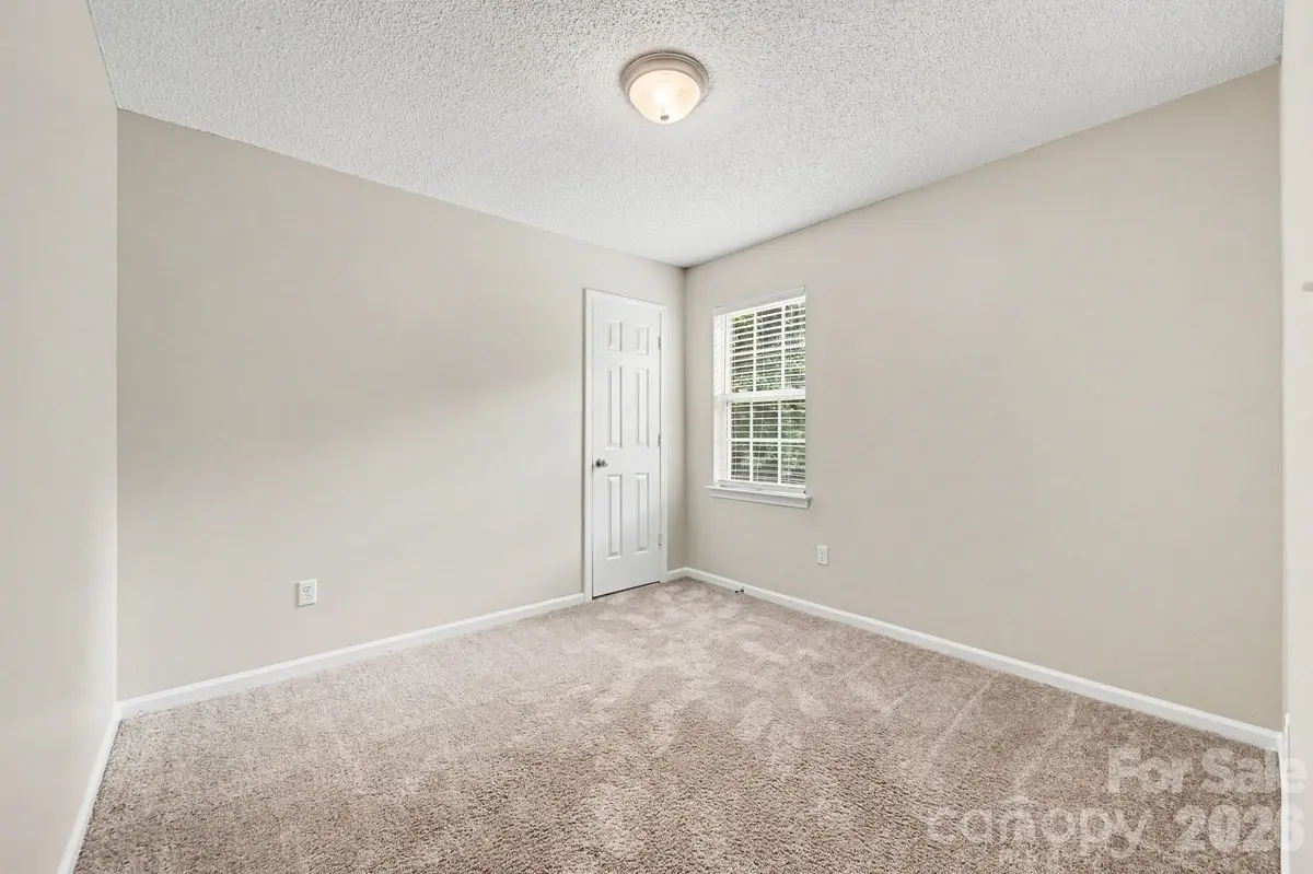 302 Touch Me Not LN, Charlotte, NC 28216