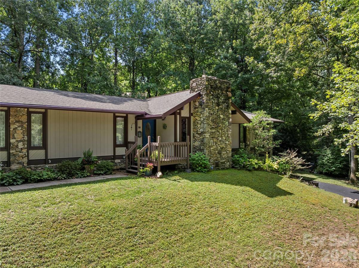 10 Brook Forest DR, Arden, NC 28704