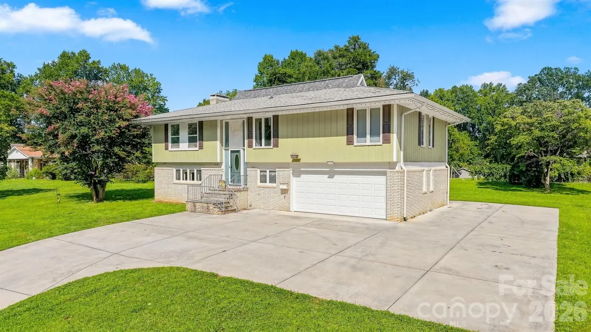 706 Springdale RD, Statesville, NC 28677