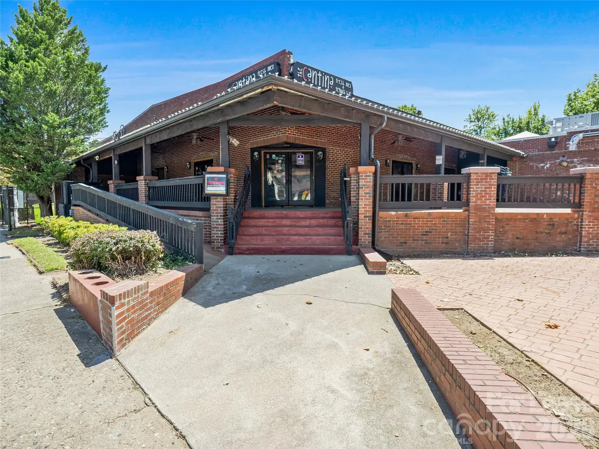 10 Biltmore PLZ, Asheville, NC 28803