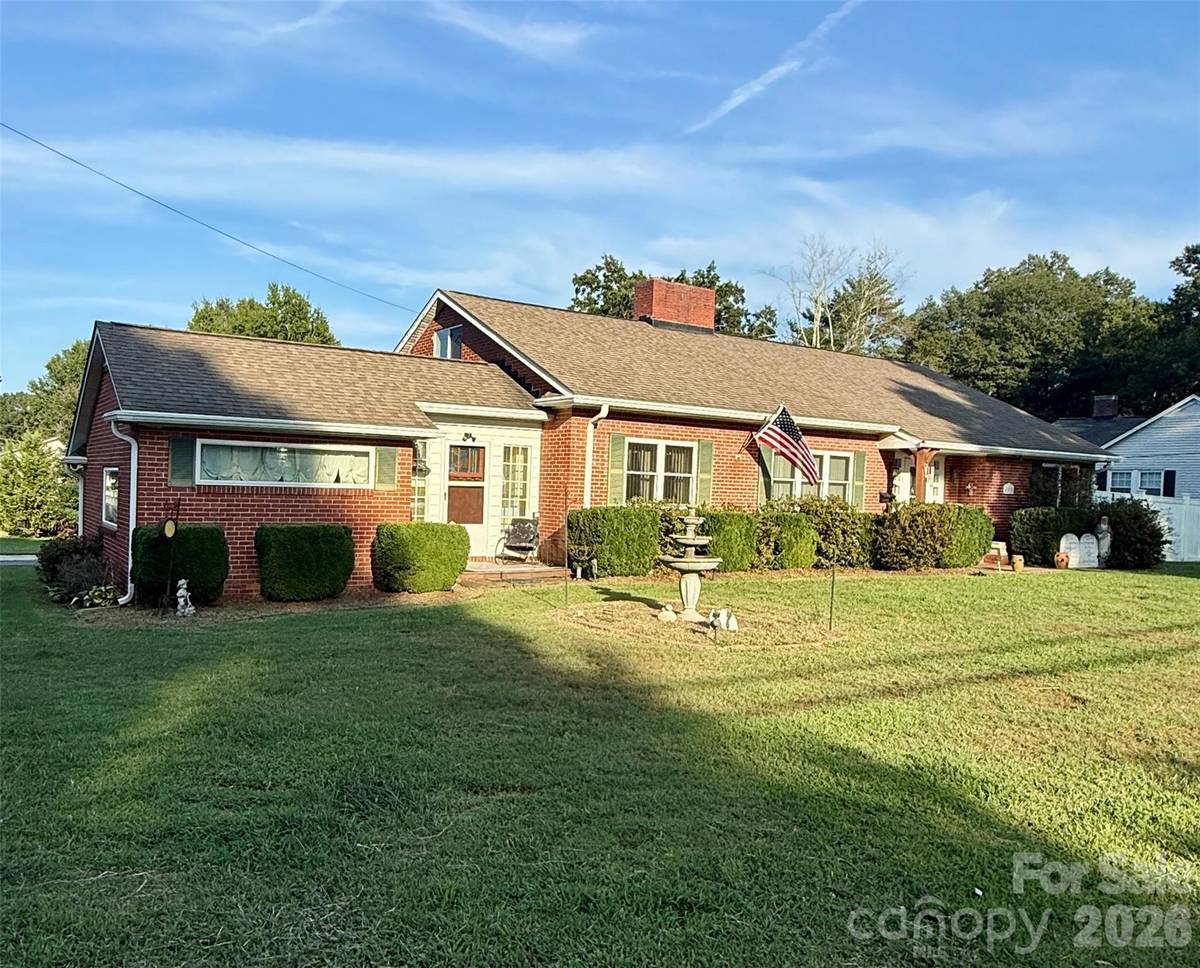 401 S Mulberry ST, Cherryville, NC 28021