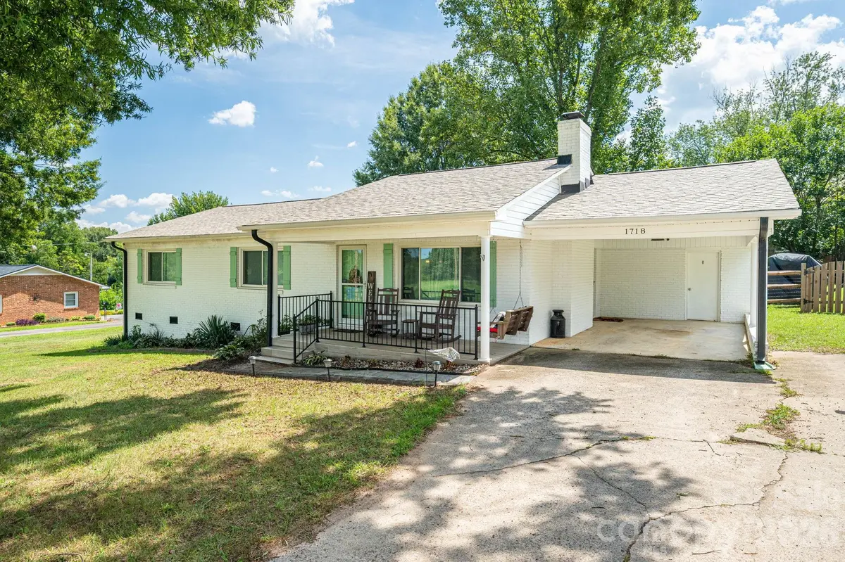 1718 Woolie RD, Lincolnton, NC 28092
