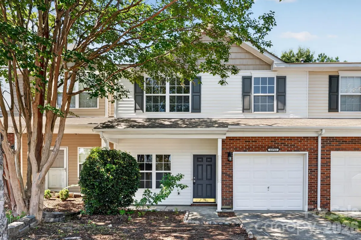 13711 Singleleaf LN, Charlotte, NC 28278
