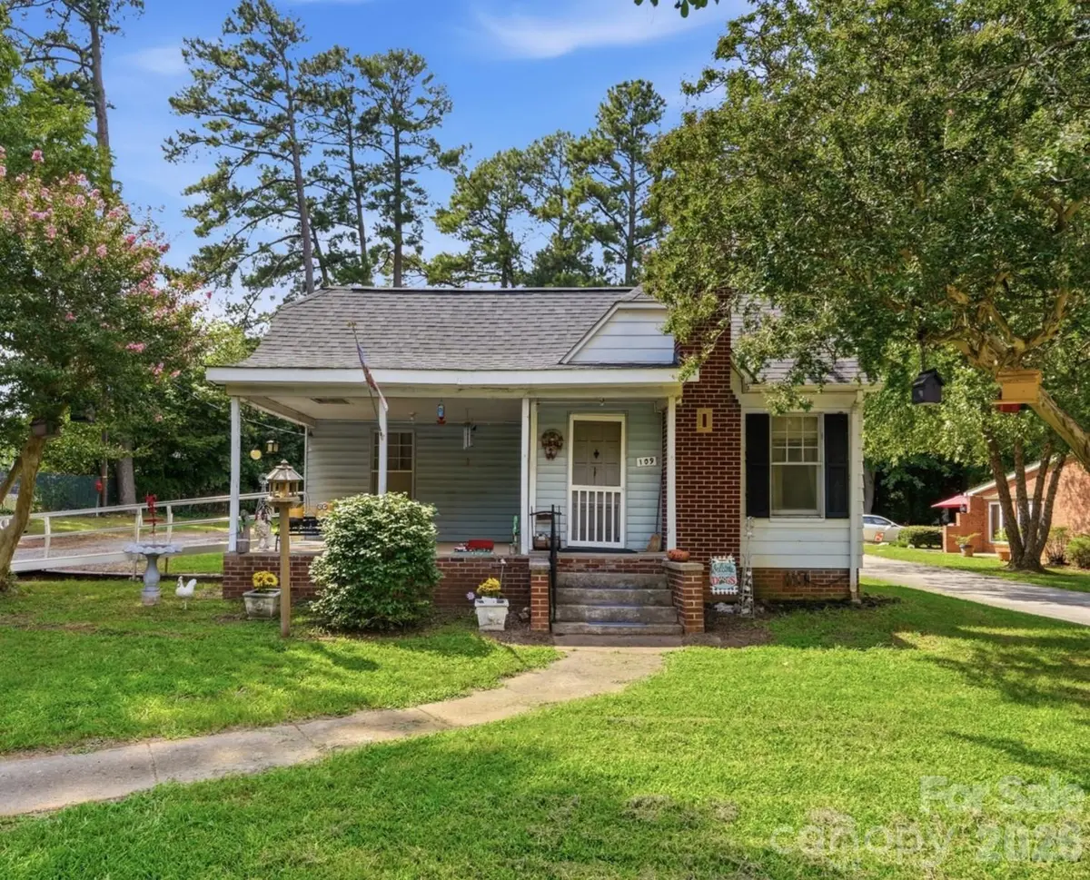 109 Salisbury ST, Rockwell, NC 28138