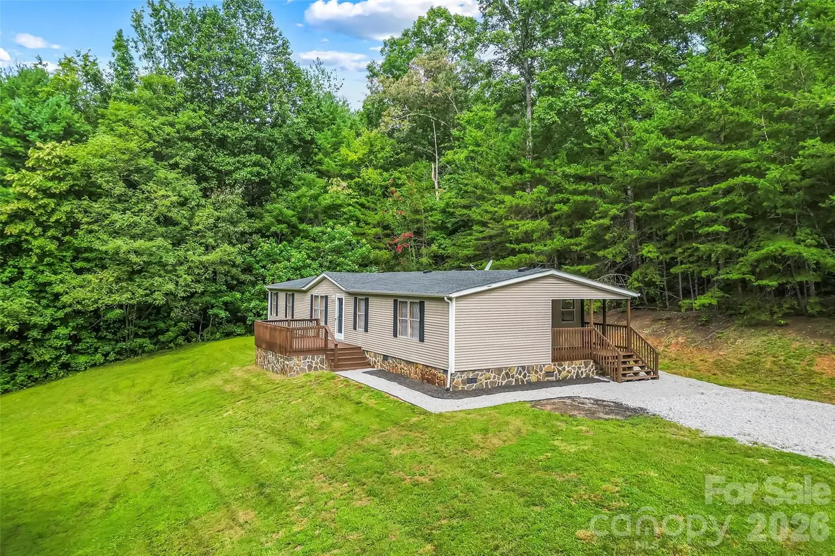 390 Stacy Hollow DR, Marion, NC 28752