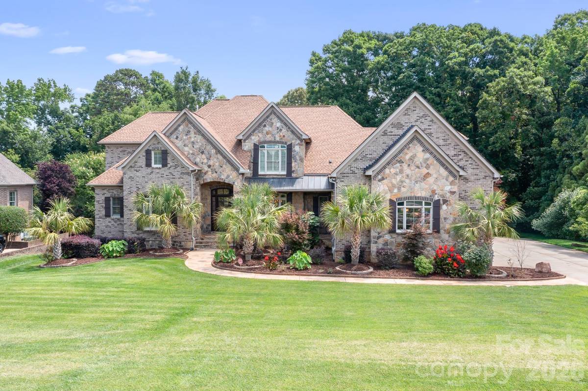 2215 Whiskery DR, Waxhaw, NC 28173