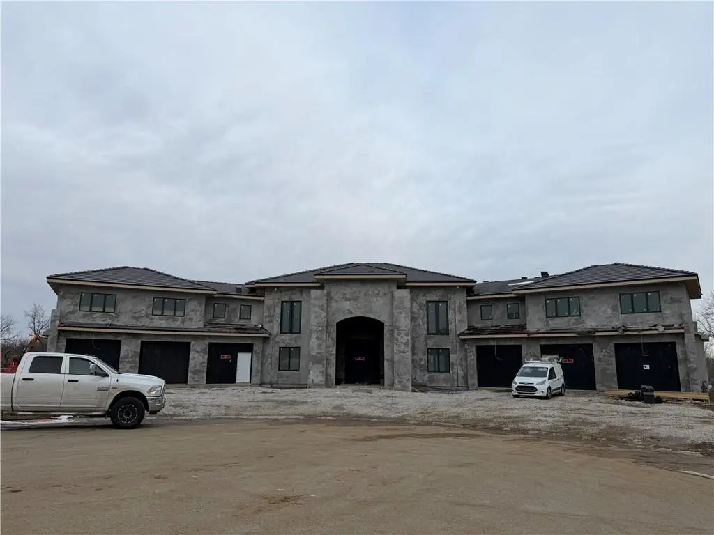 3526 NE 102nd TER, Kansas City, MO 64155