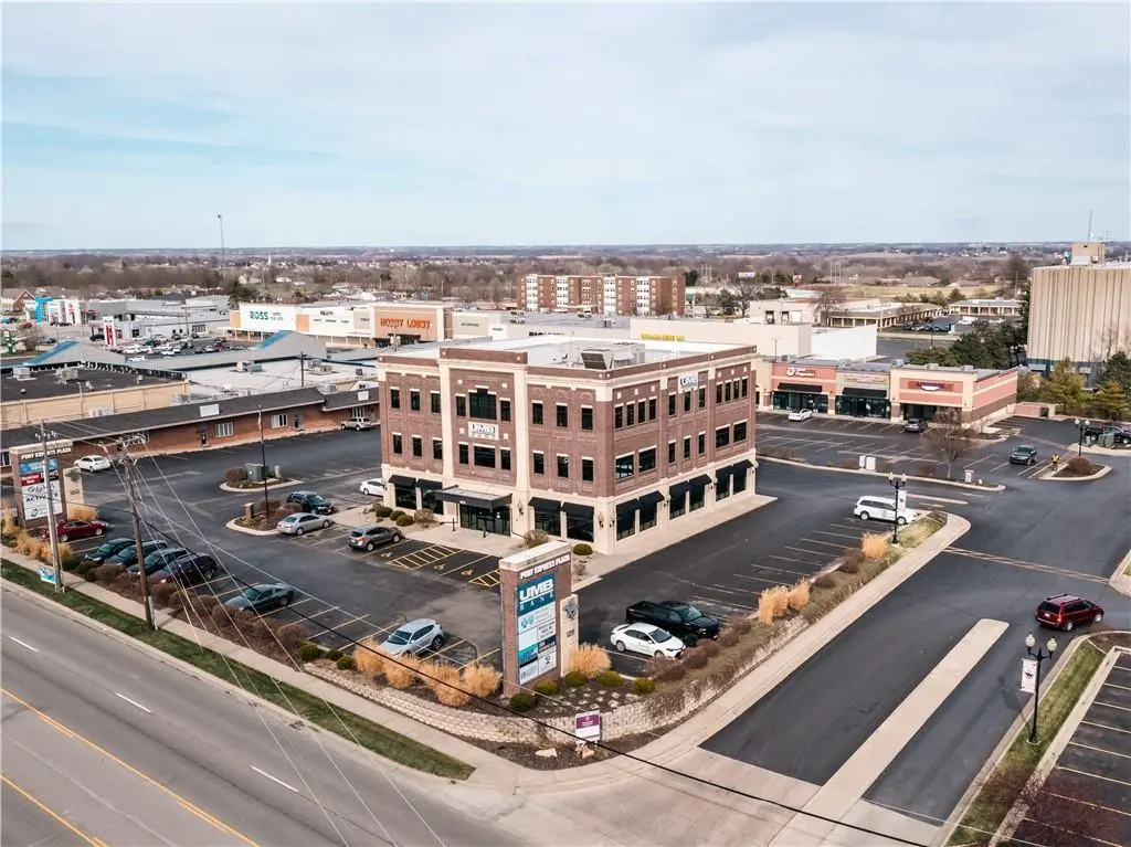 1211 N Belt HWY, St Joseph, MO 64506