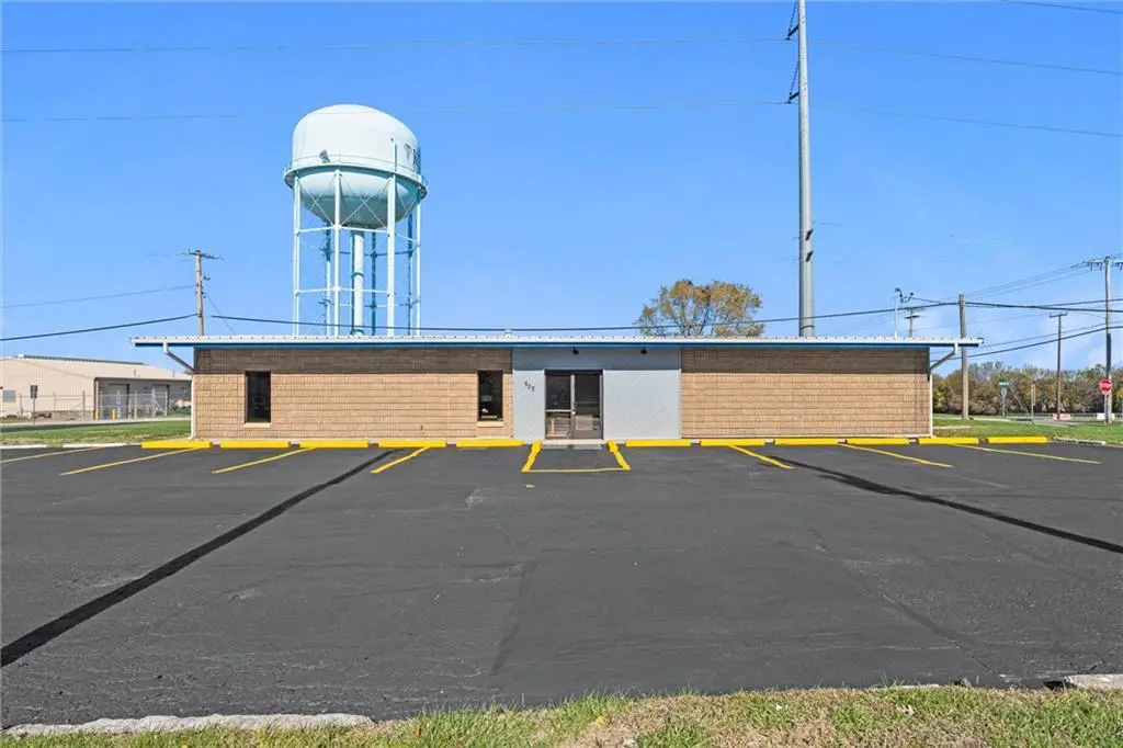 502 W Markey RD, Belton, MO 64012