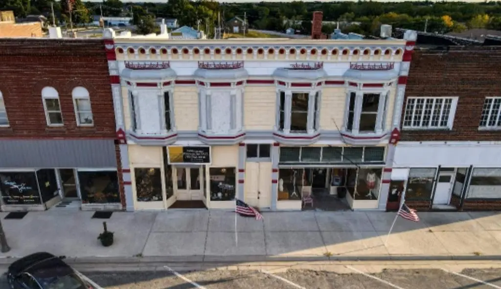 125&129 W 8th ST, Horton, KS 66439