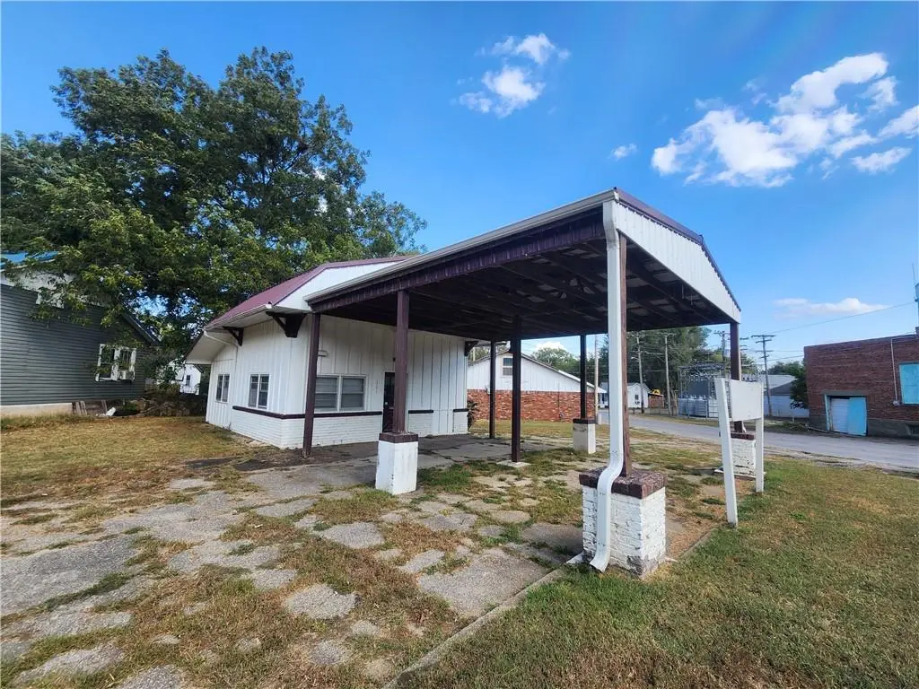 301 N Main ST, Butler, MO 64730