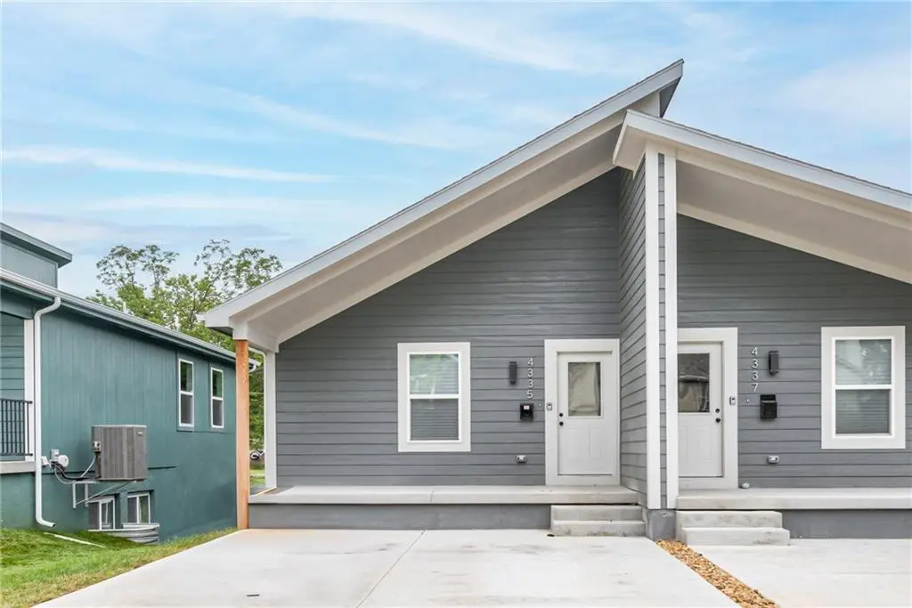 4335/4337 Spruce AVE, Kansas City, MO 64130