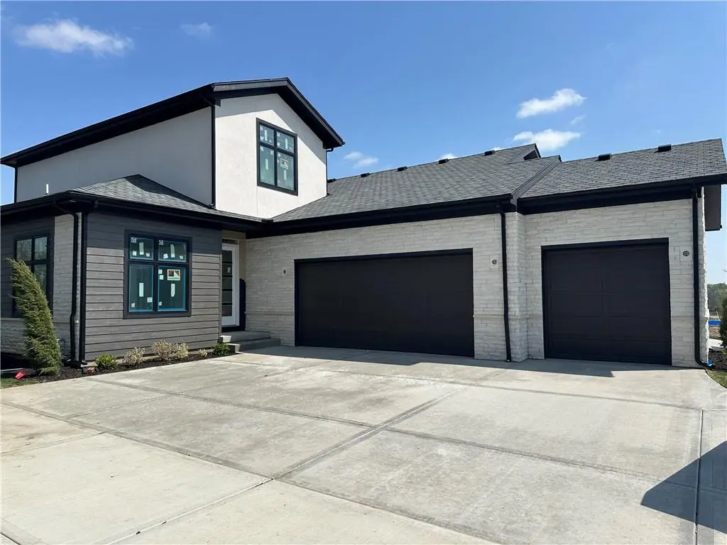 2852 W 133rd TER, Leawood, KS 66209