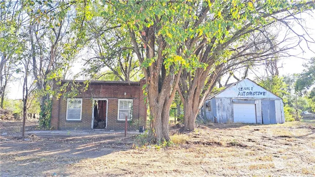 207 E 4th N/A, Longton, KS 67352