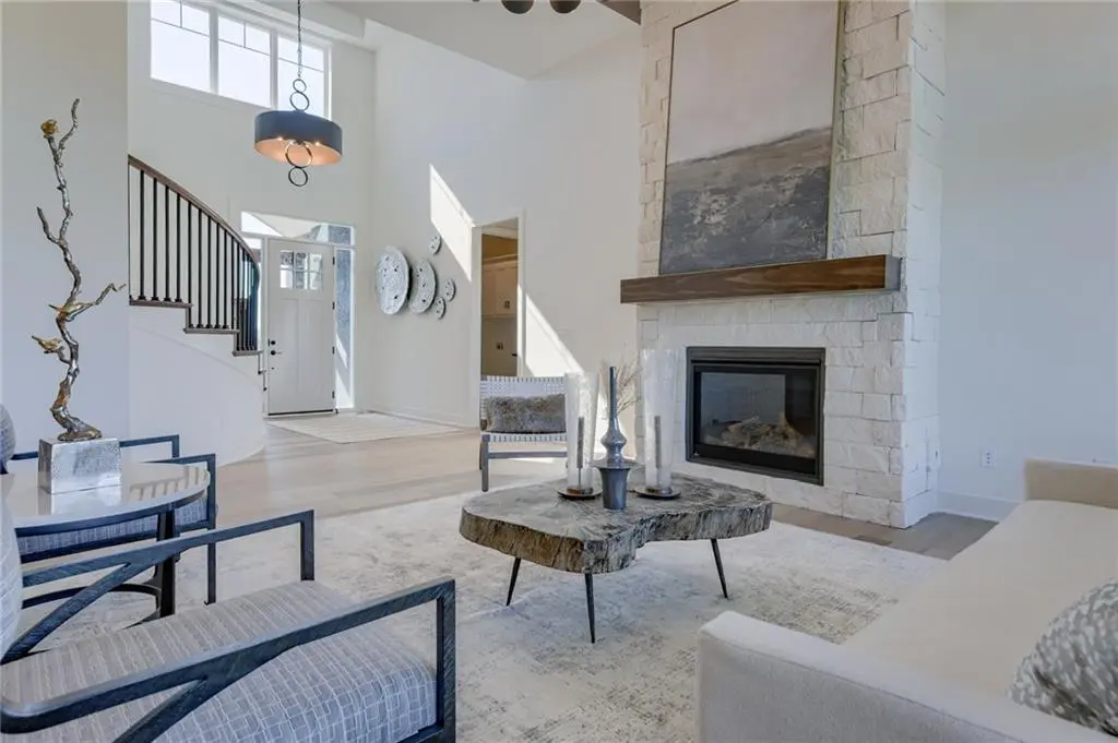 18401 Monrovia ST, Overland Park, KS 66013