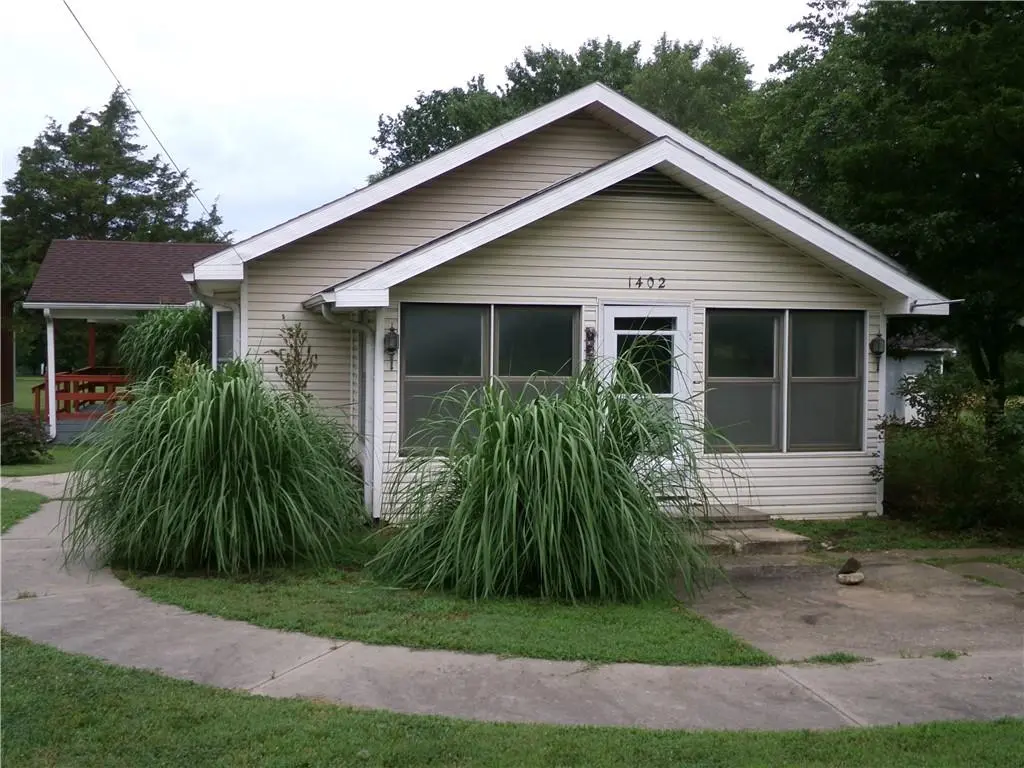 1402 N Kentucky ST, Iola, KS 66749