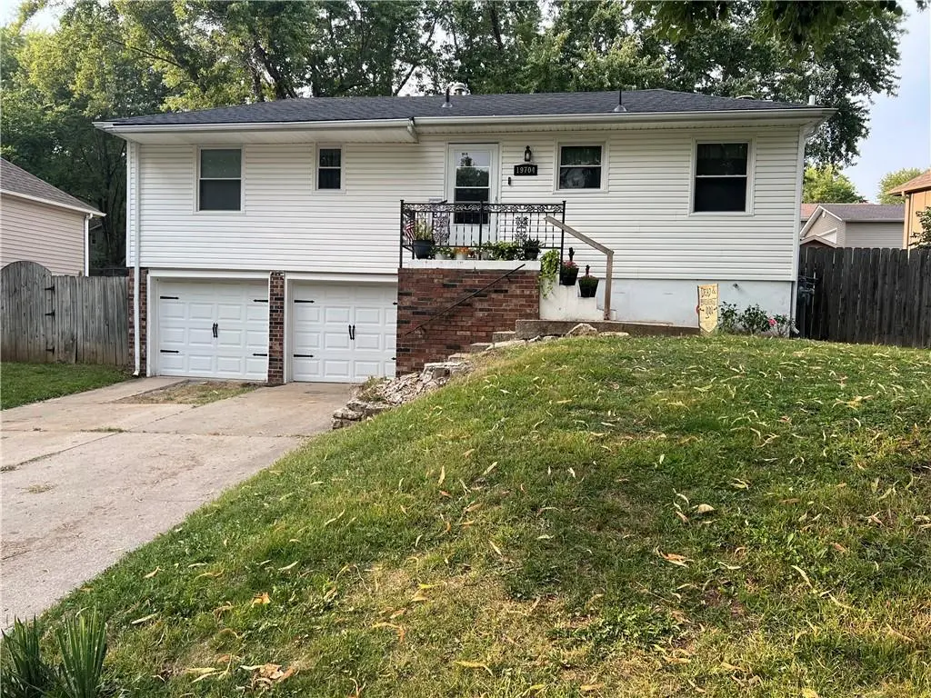 19704 E 14TH TER #N, Independence, MO 64056
