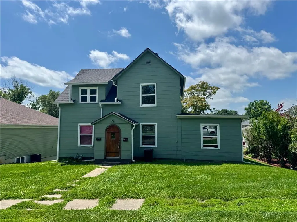 512 E 4th ST, Maryville, MO 64468