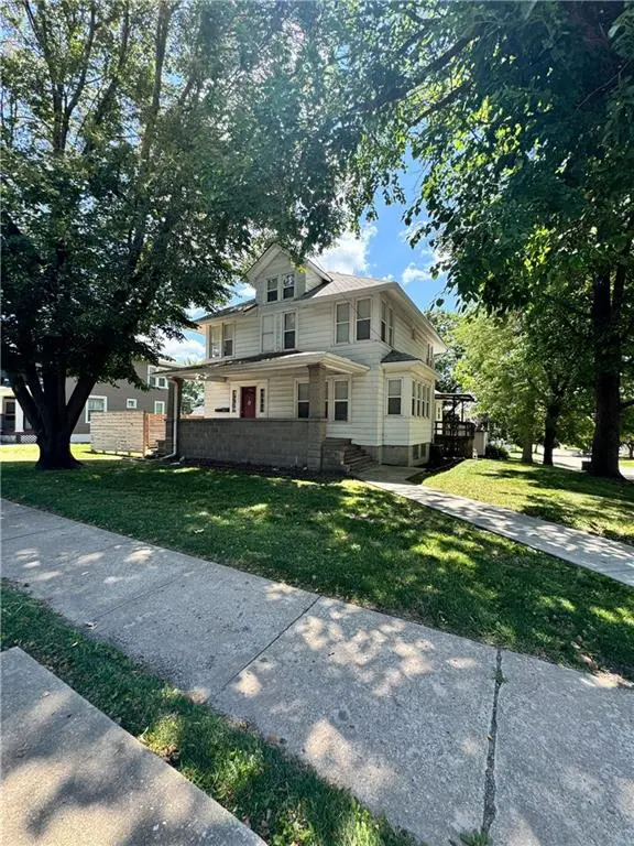322 W 7TH ST, Maryville, MO 64468