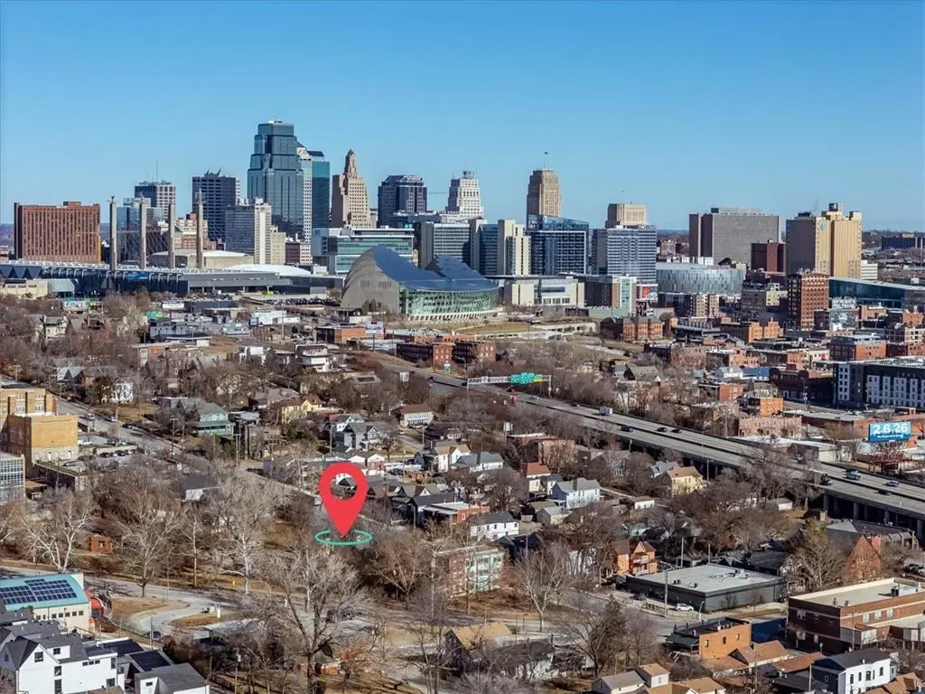 2018 Summit ST, Kansas City, MO 64108