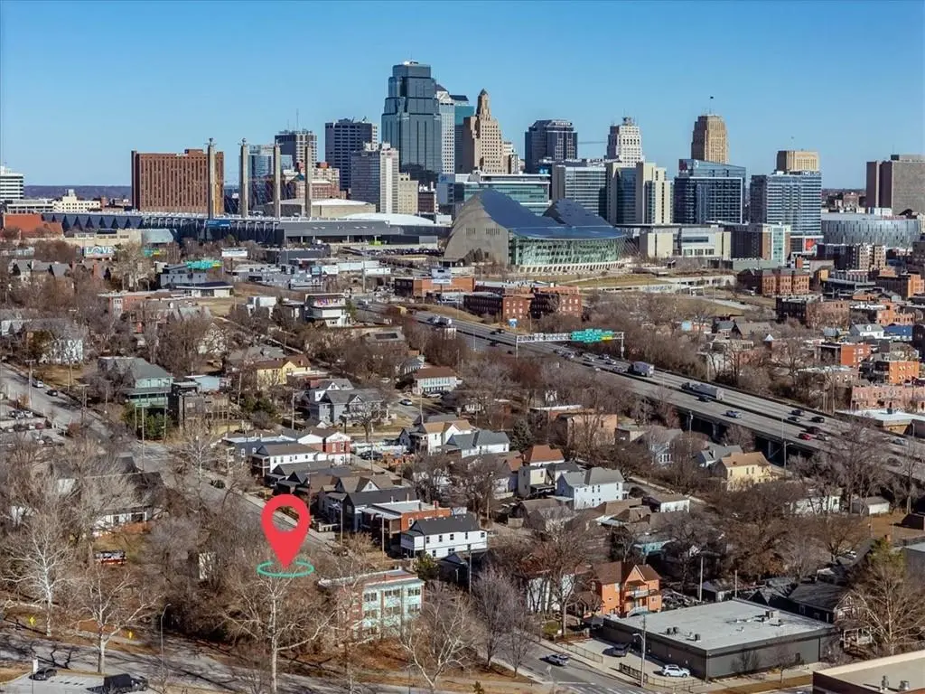 2024 Summit ST, Kansas City, MO 64108