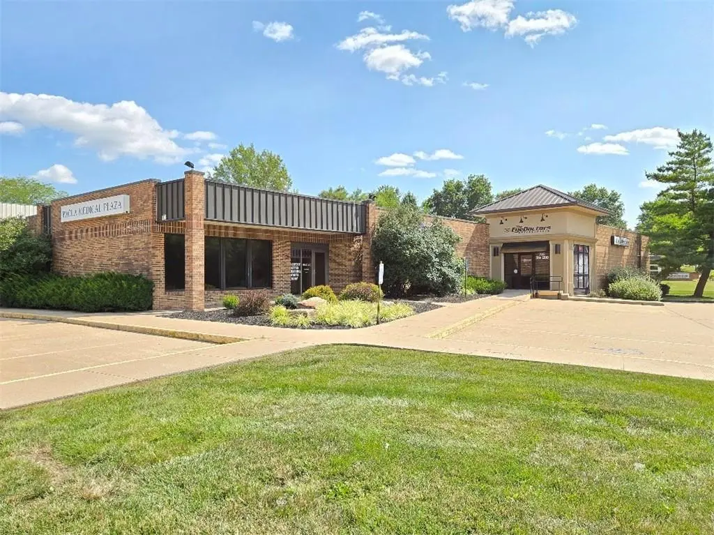 705 Baptiste DR, Paola, KS 66071