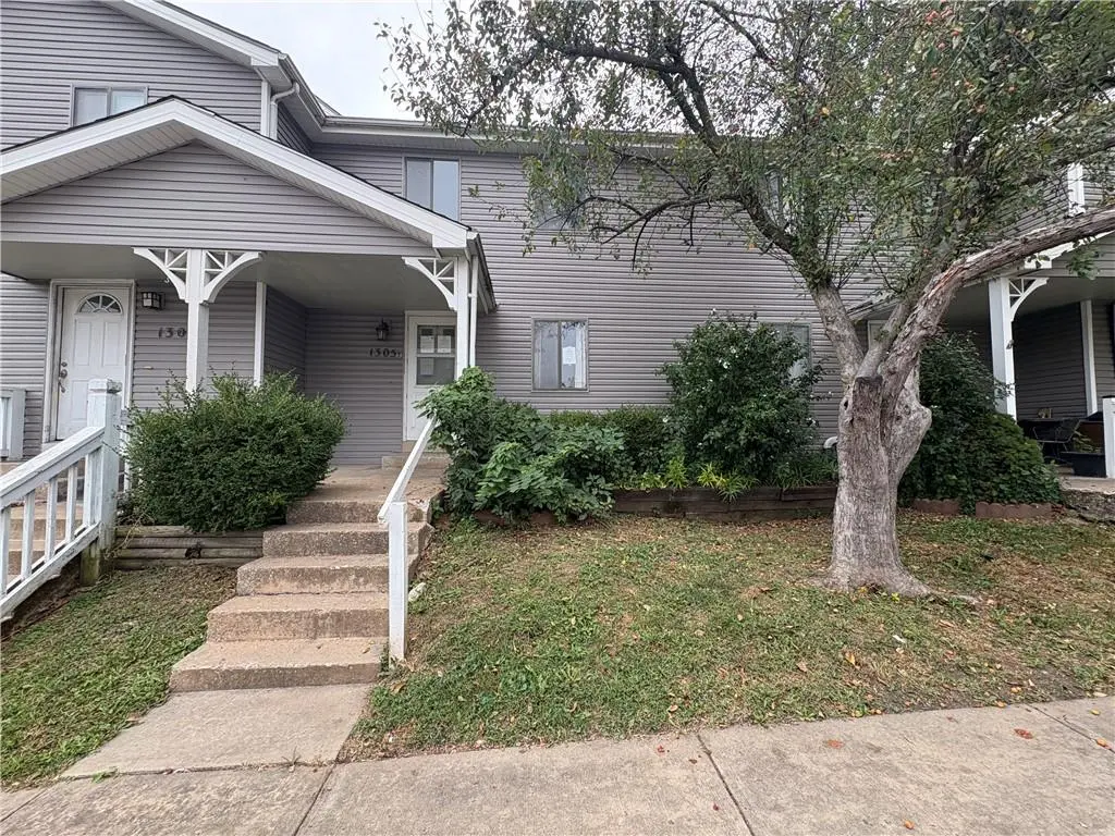 1305 E 123RD TER #B, Olathe, KS 66061
